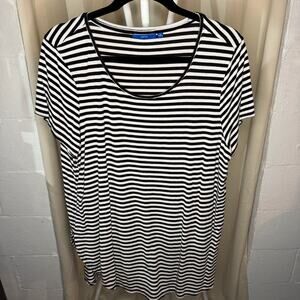 Apt 9 Women’s Black and White Striped Curved Hem T-Shirt XL